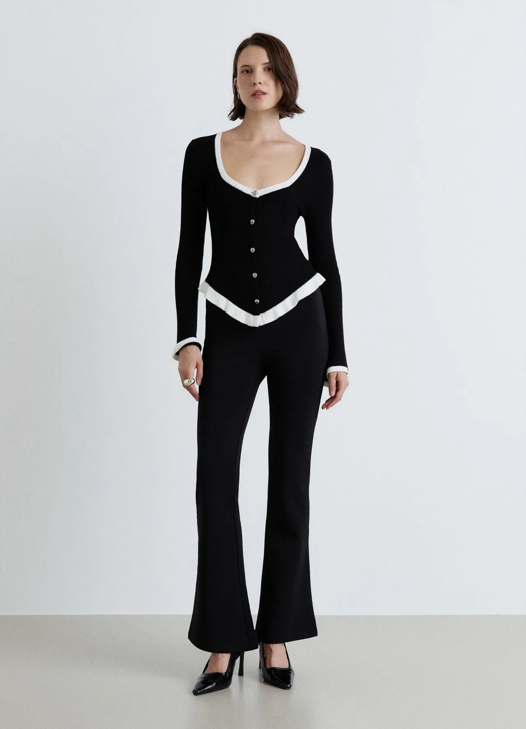 Calliope Cardigan uni volants bords contraste femme