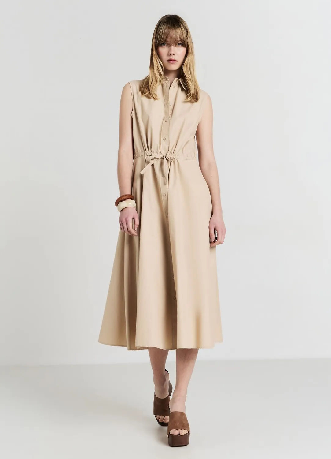 Calliope robe chemise longue sans manches boutonnée