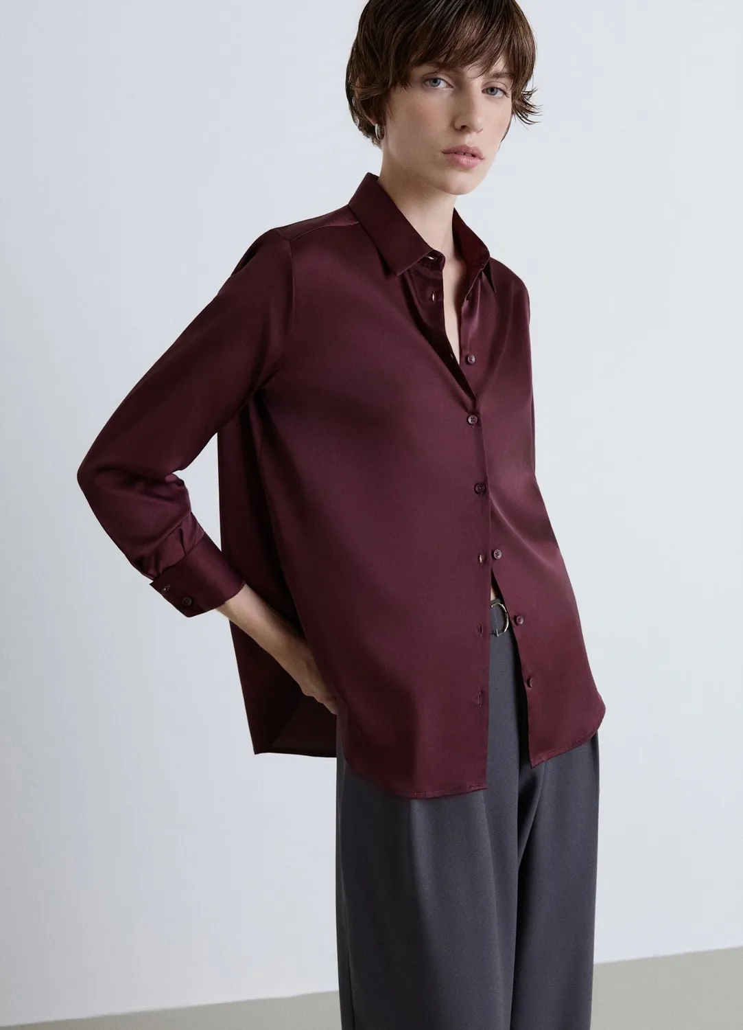Calliope chemise unie femme satinée manches longues