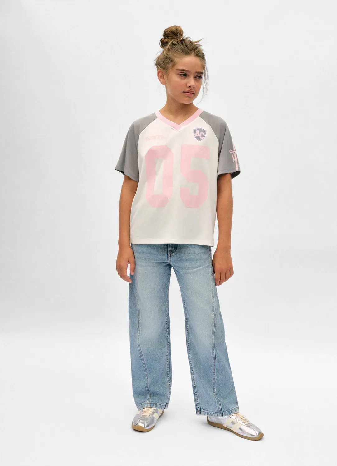 Calliope T-shirt numéro fille col V manches raglan