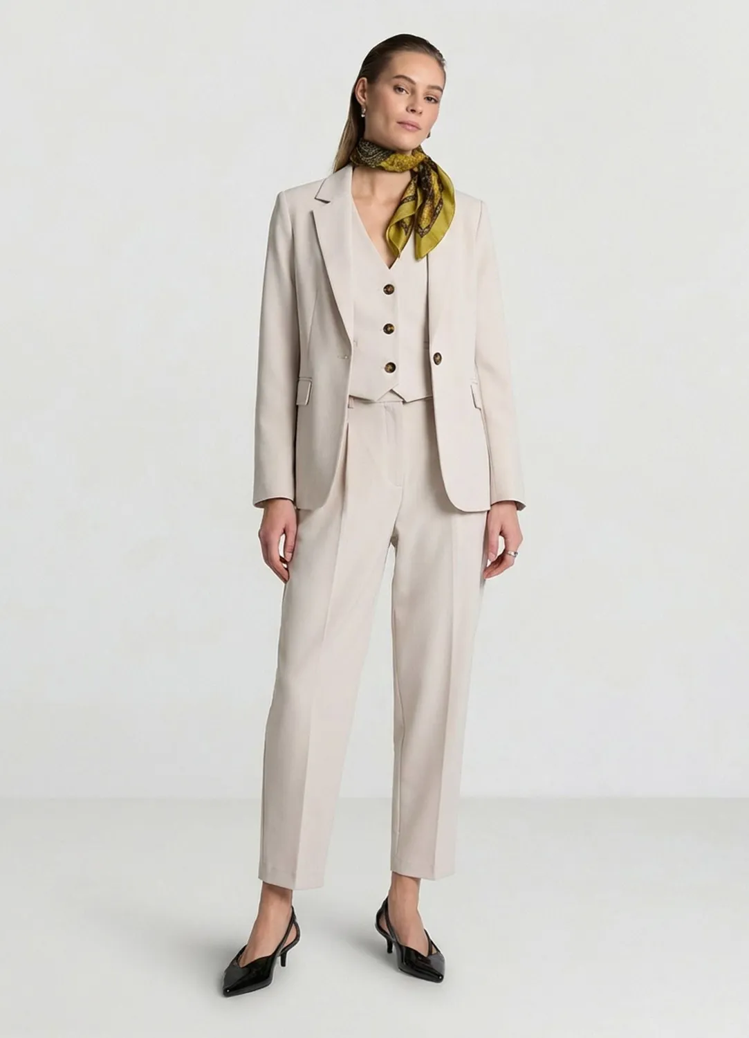 Calliope gilet court femme col V 3 boutons