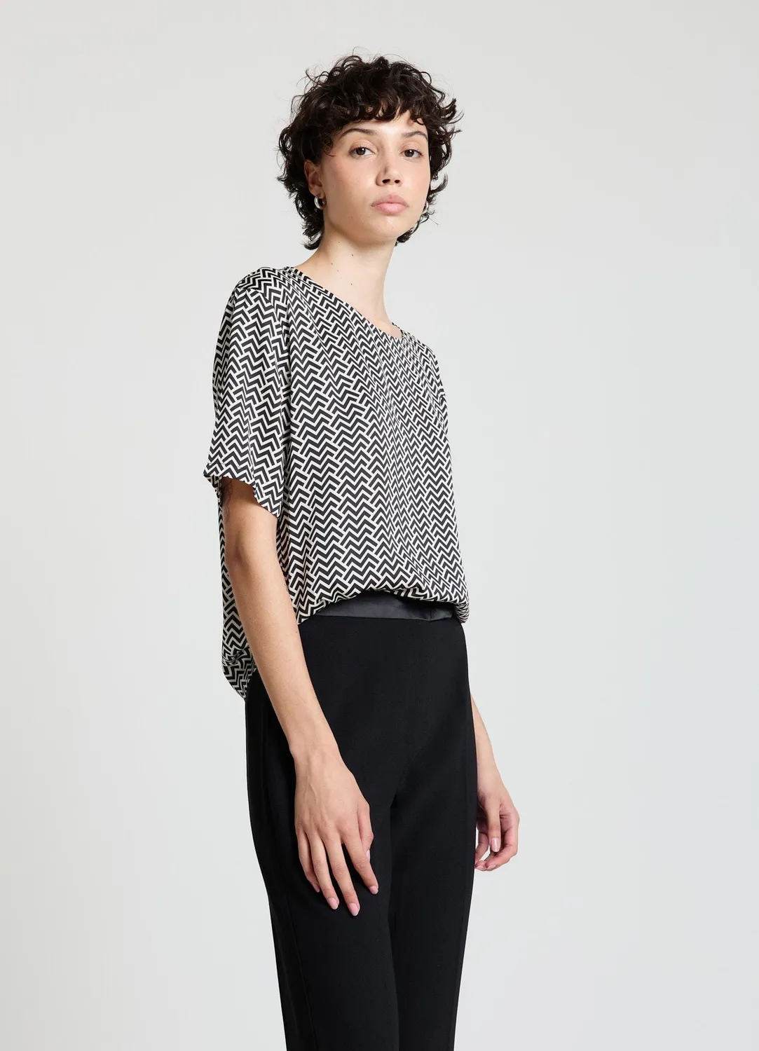 Calliope T-shirt chevrons femme effet satiné