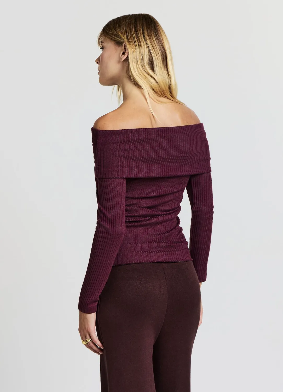 Calliope t-shirt epaules denudees cotelé femme