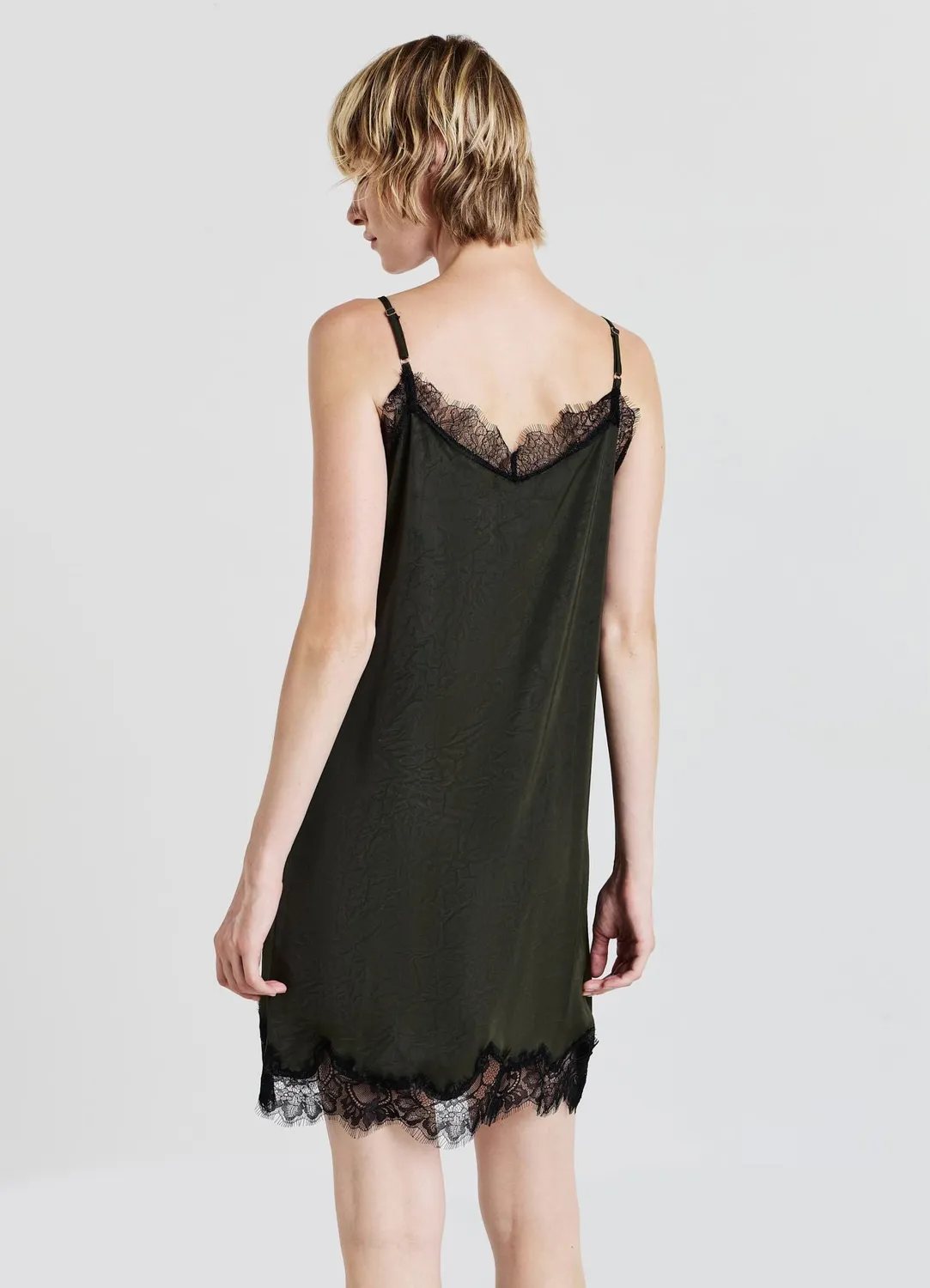 Calliope robe lingerie femme satin mini dentelle