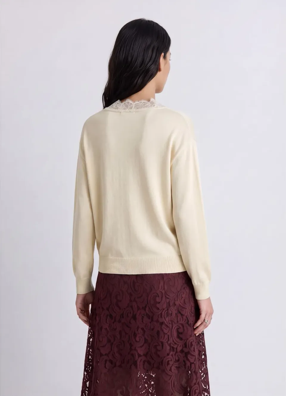 Calliope pull col V dentelle femme uni