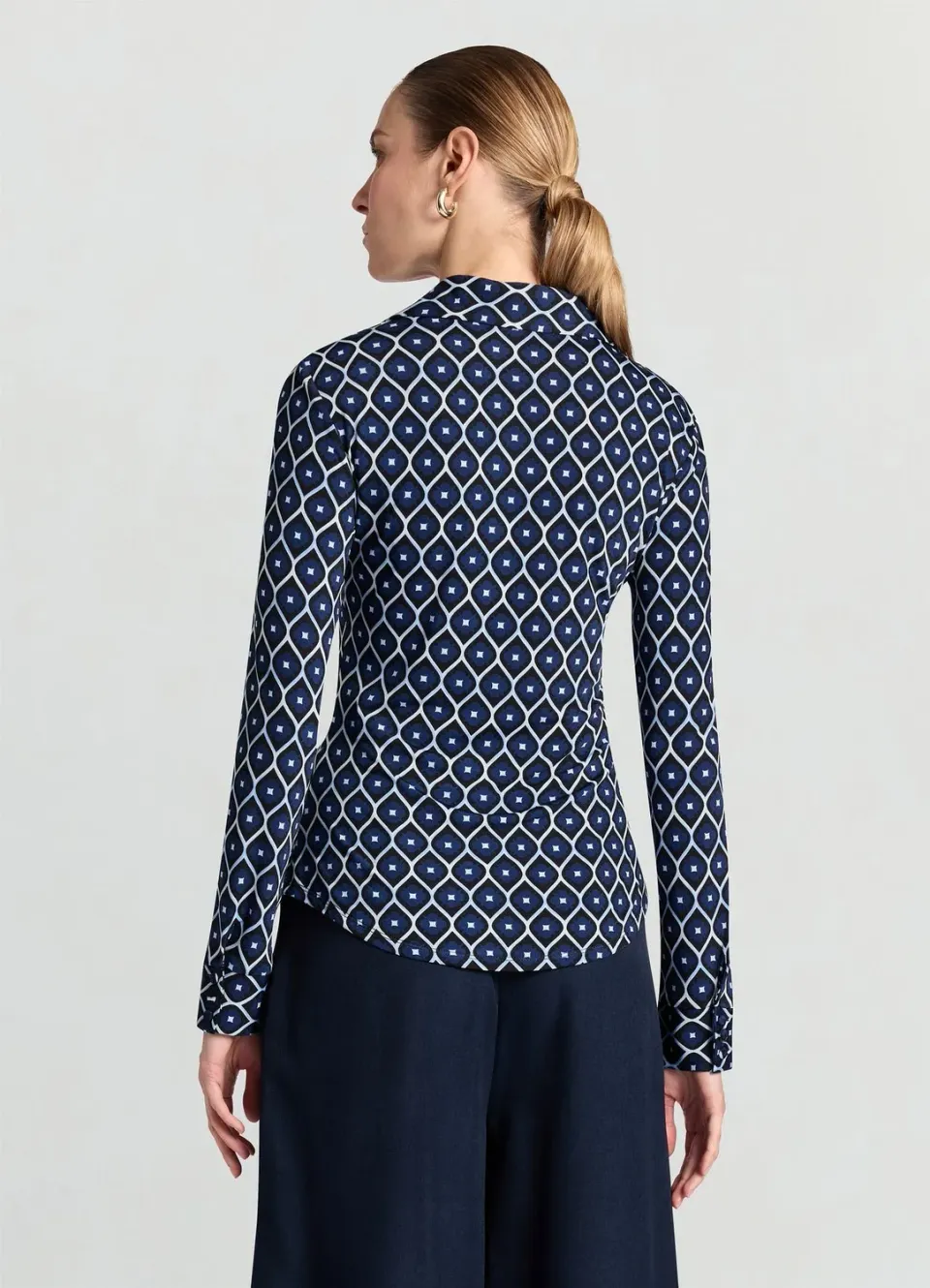 Calliope Chemise ajustée imprimé géométrique chemise femme manches longues