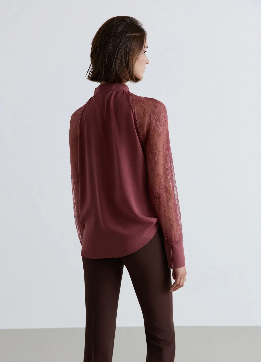Calliope blouse nœud dentelle femme unie