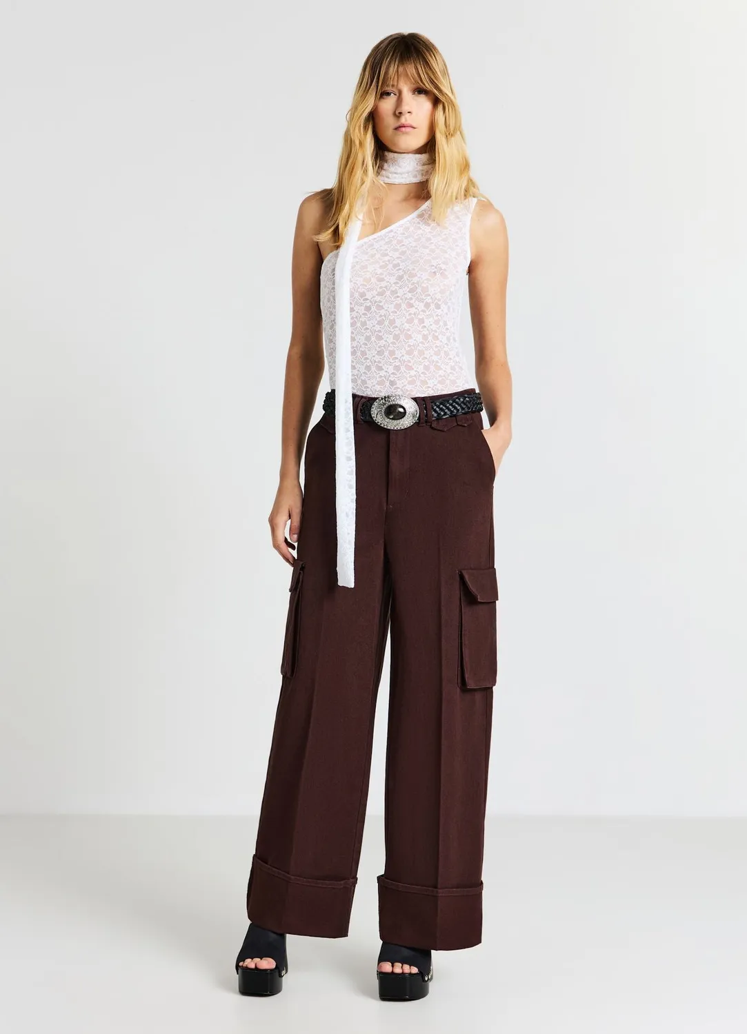 Calliope pantalon cargo coton femme à revers