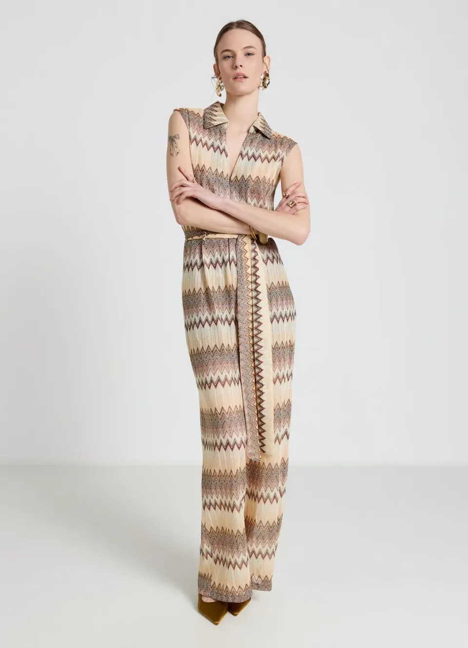 Calliope robe longue sans manches chevrons ceinture