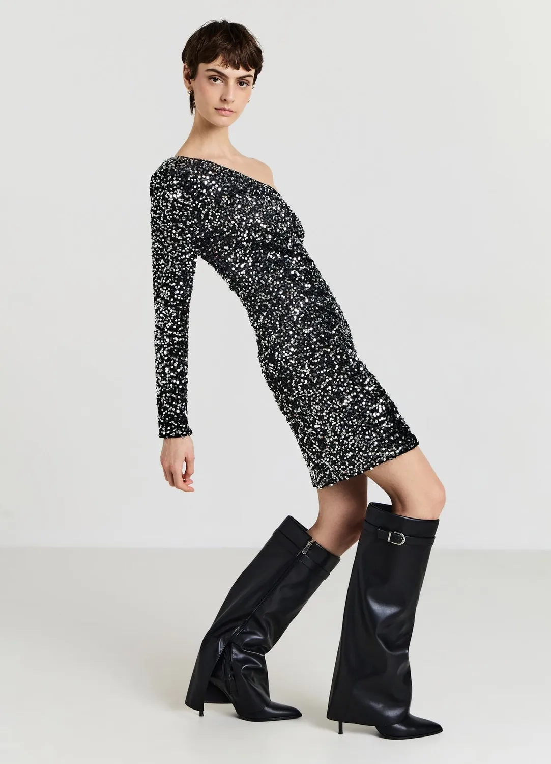 Calliope robe monospaule courte femme paillettes