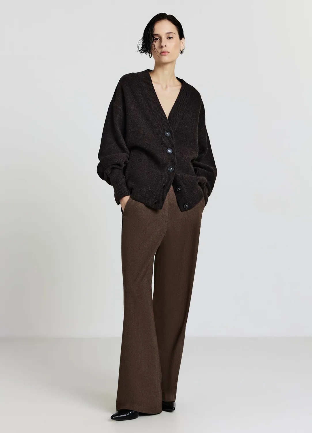 Calliope Cardigan col V boutons gilet uni femme coupe droite