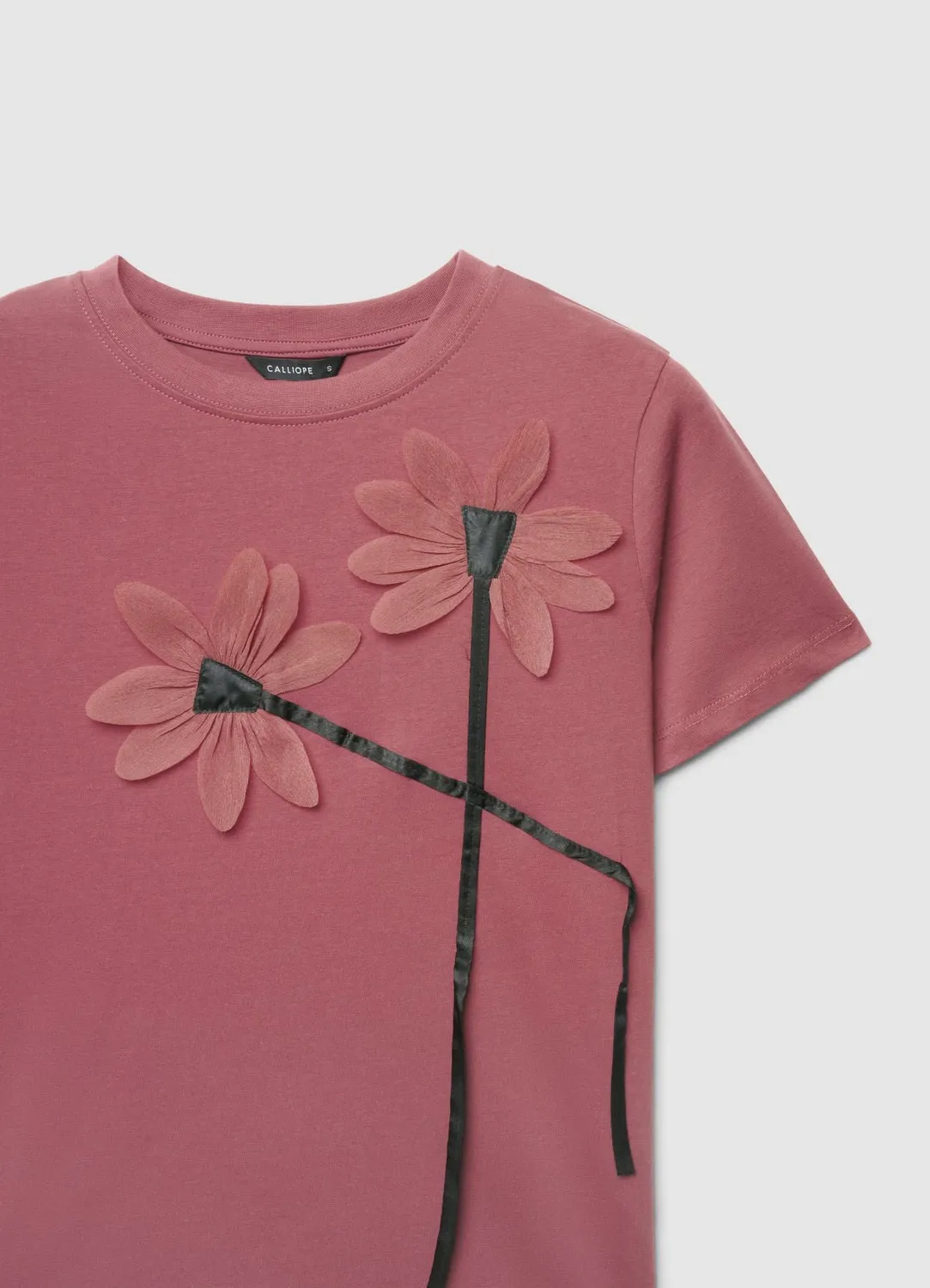 Calliope t-shirt fleurs appliquées manches courtes femme