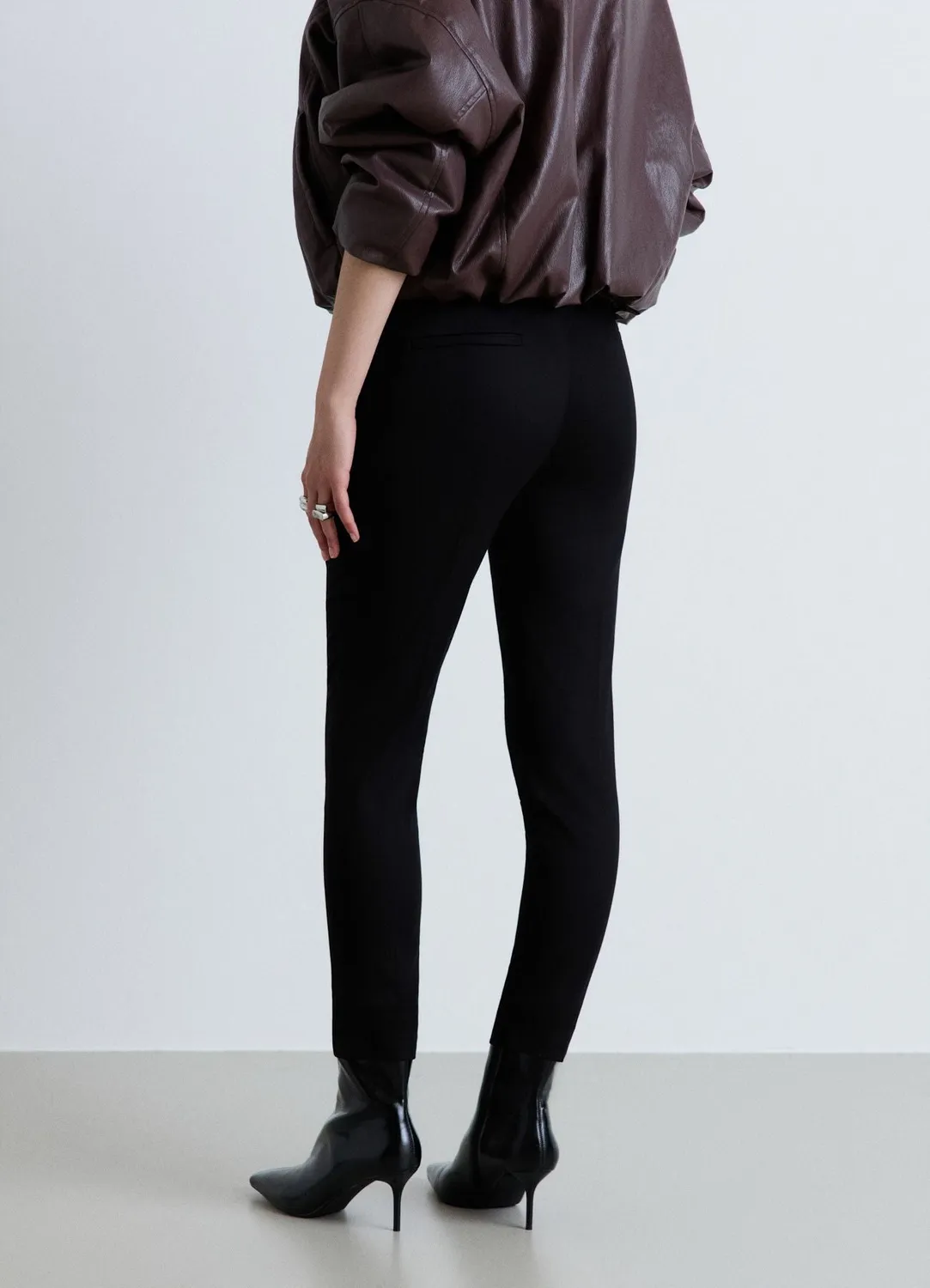 Calliope pantalon femme satiné coupe droite tailleur
