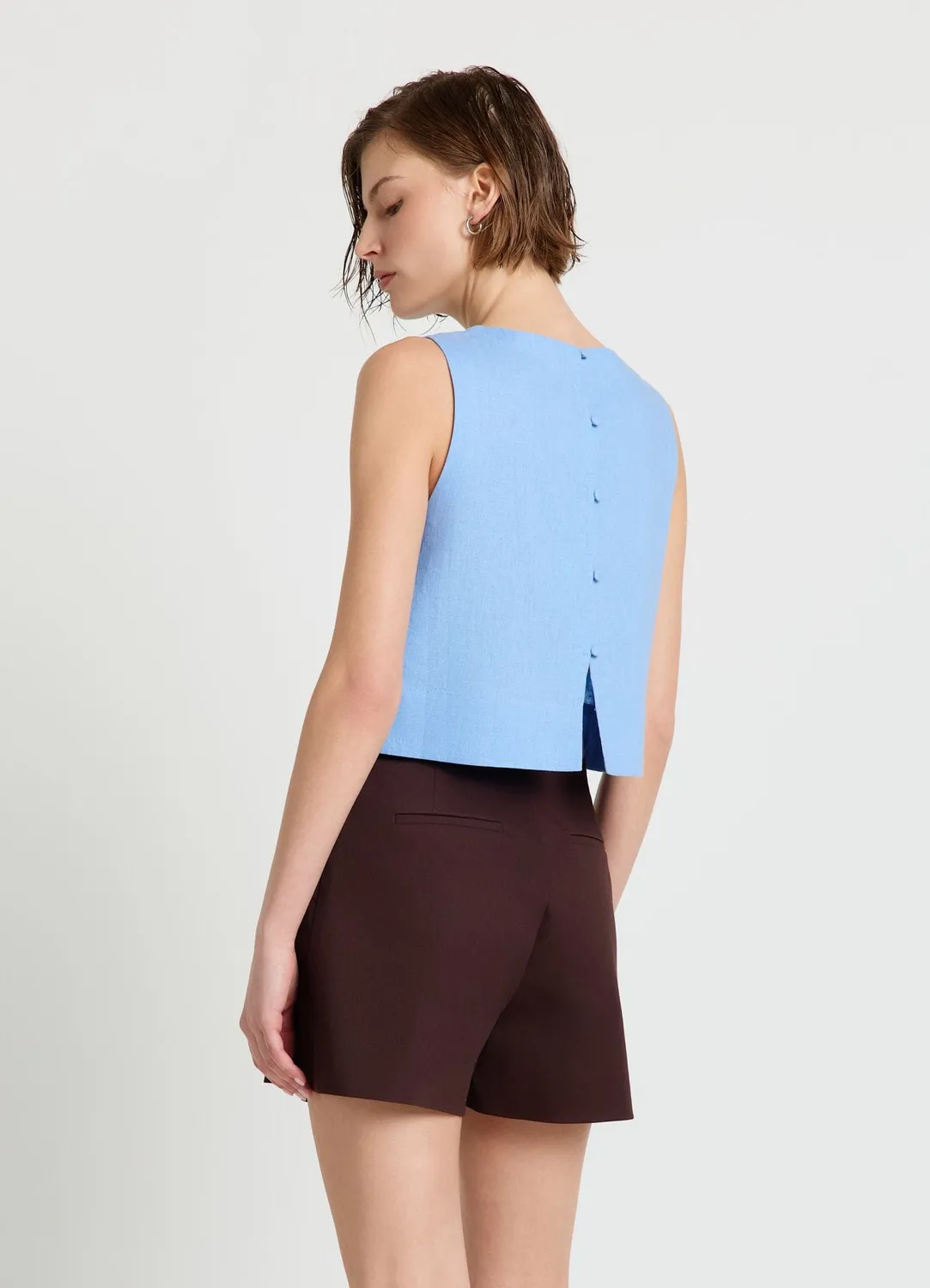 Calliope top court femme boutons dos