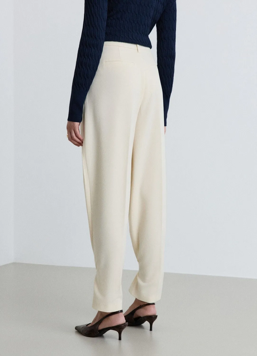 Calliope pantalon à pinces femme jambe droite