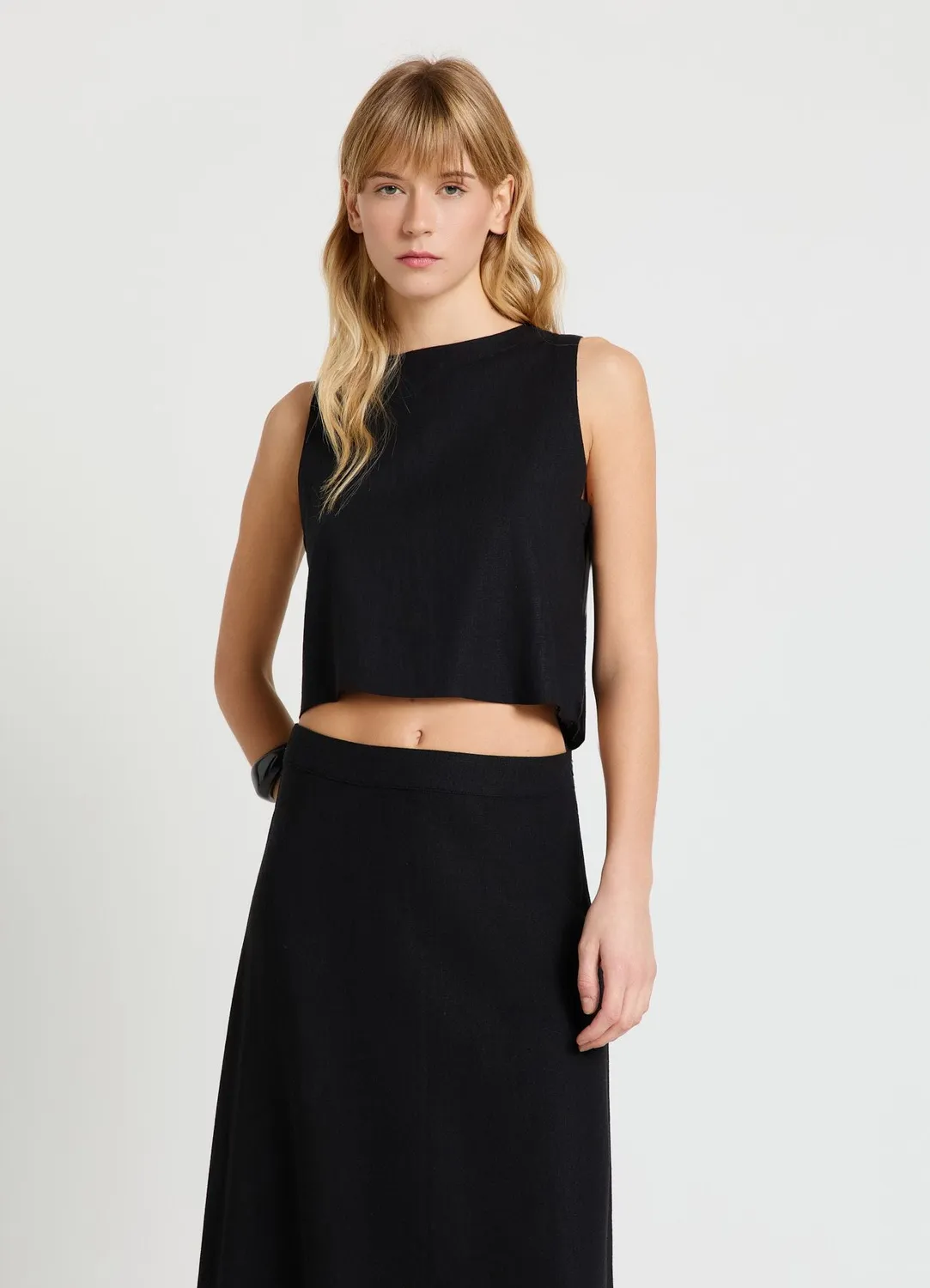 Calliope top court uni femme boutons dos