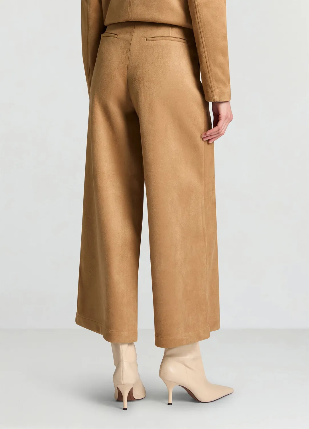 Calliope pantalon culotte femme suédine bouton