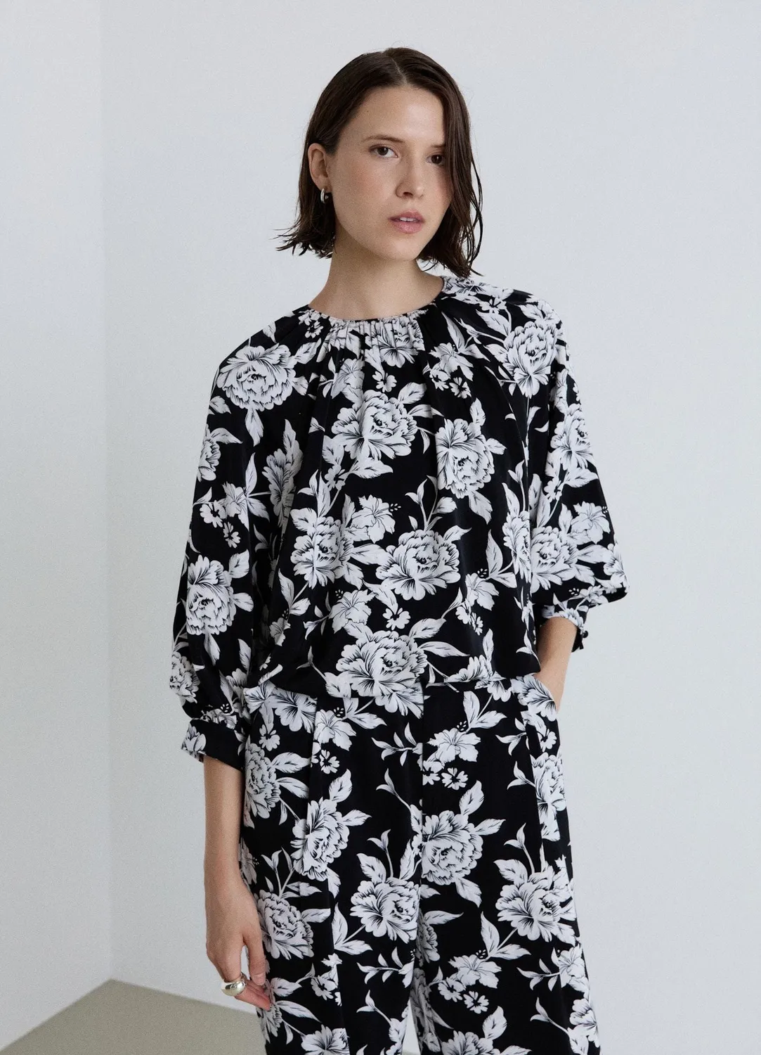 Calliope blouse satinée fleurs manches ballon femme