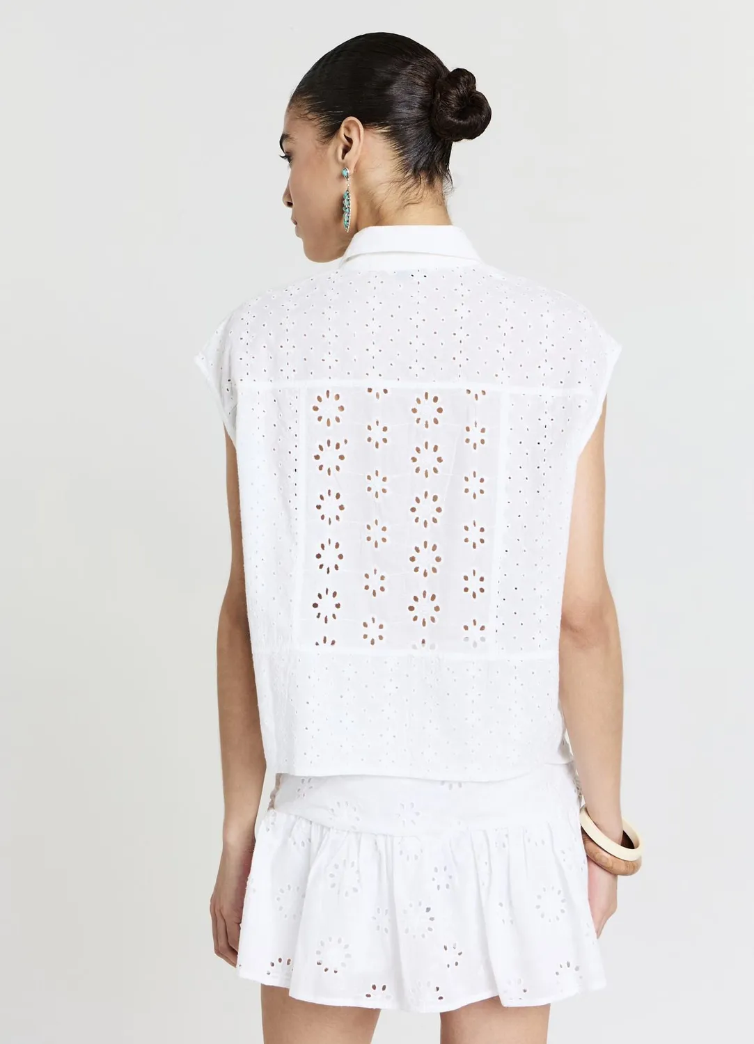 Calliope blouse sans manches broderie femme