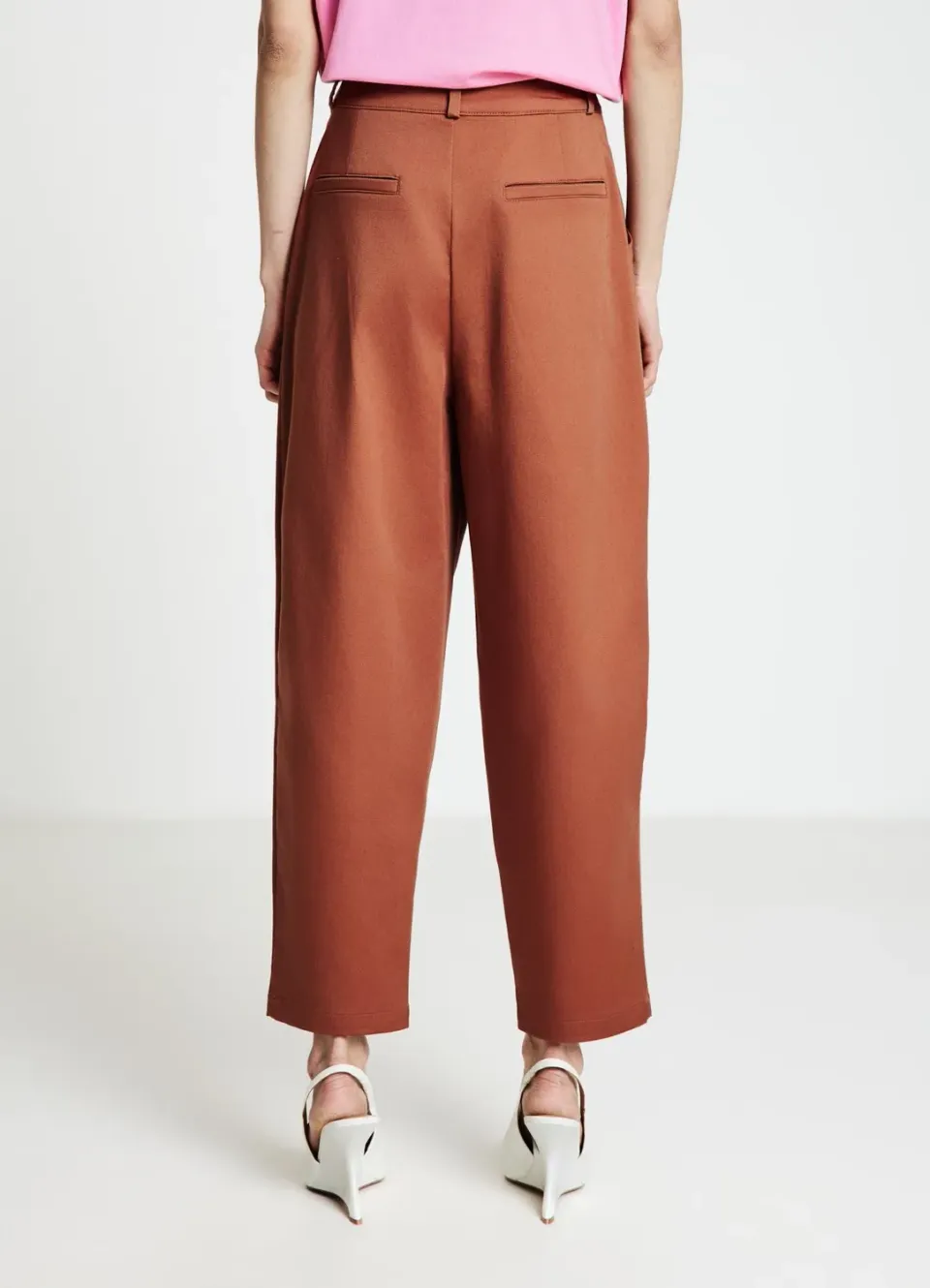 Calliope pantalon carrot femme coton uni