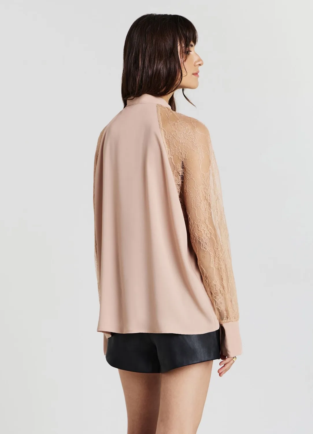 Calliope blouse nœud manches dentelle femme