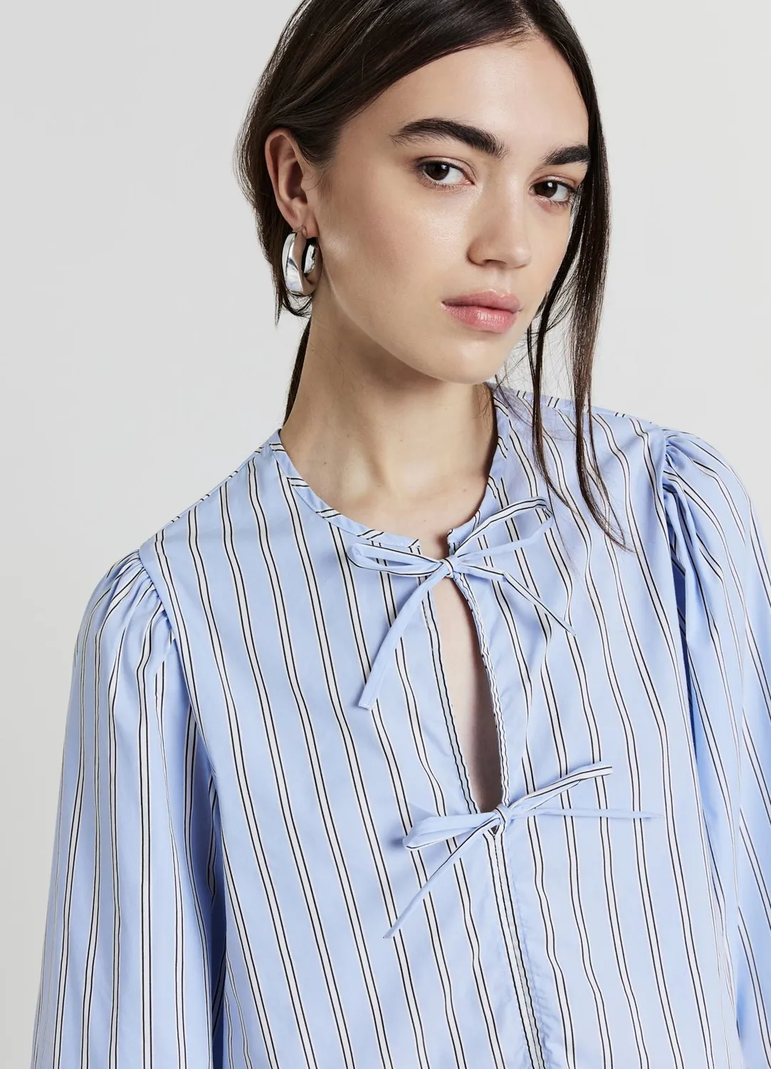 Calliope chemise crop nœuds manches ballon femme