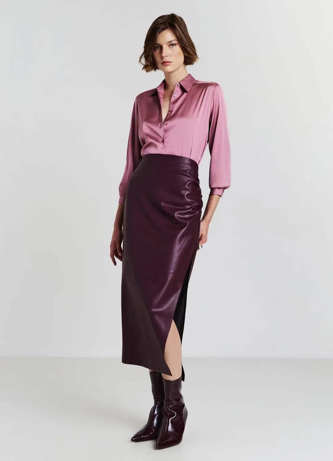 Calliope Chemise satin femme boutons unie