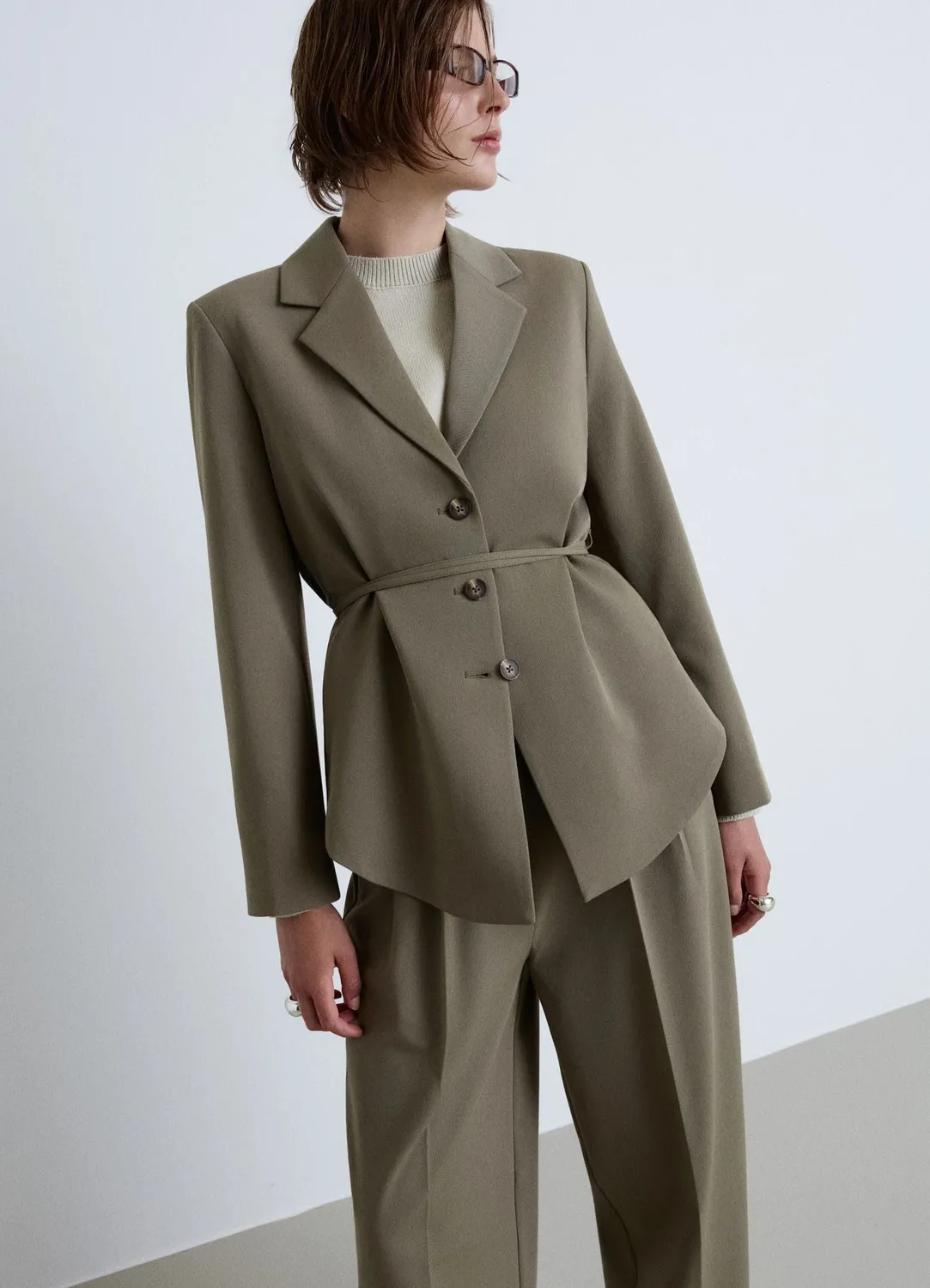 Calliope veste chemise femme unie à boutons ceinturée