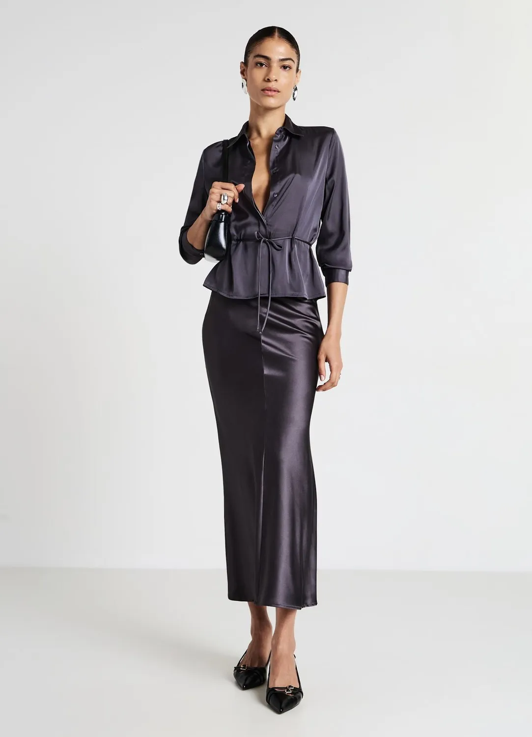 Calliope chemise satin à lacet manches longues