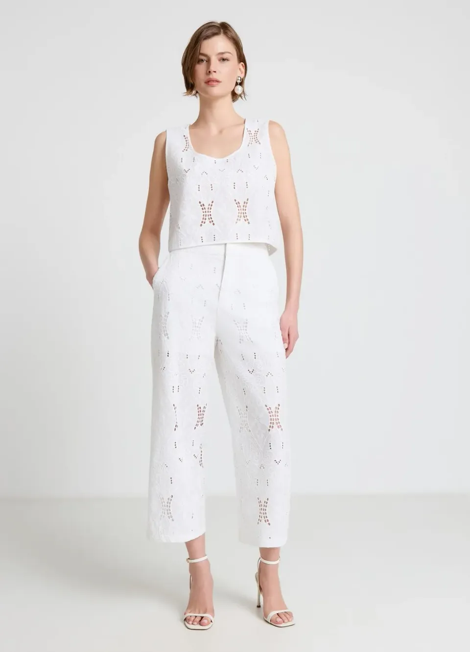 Calliope Top sangallo sans manches femme