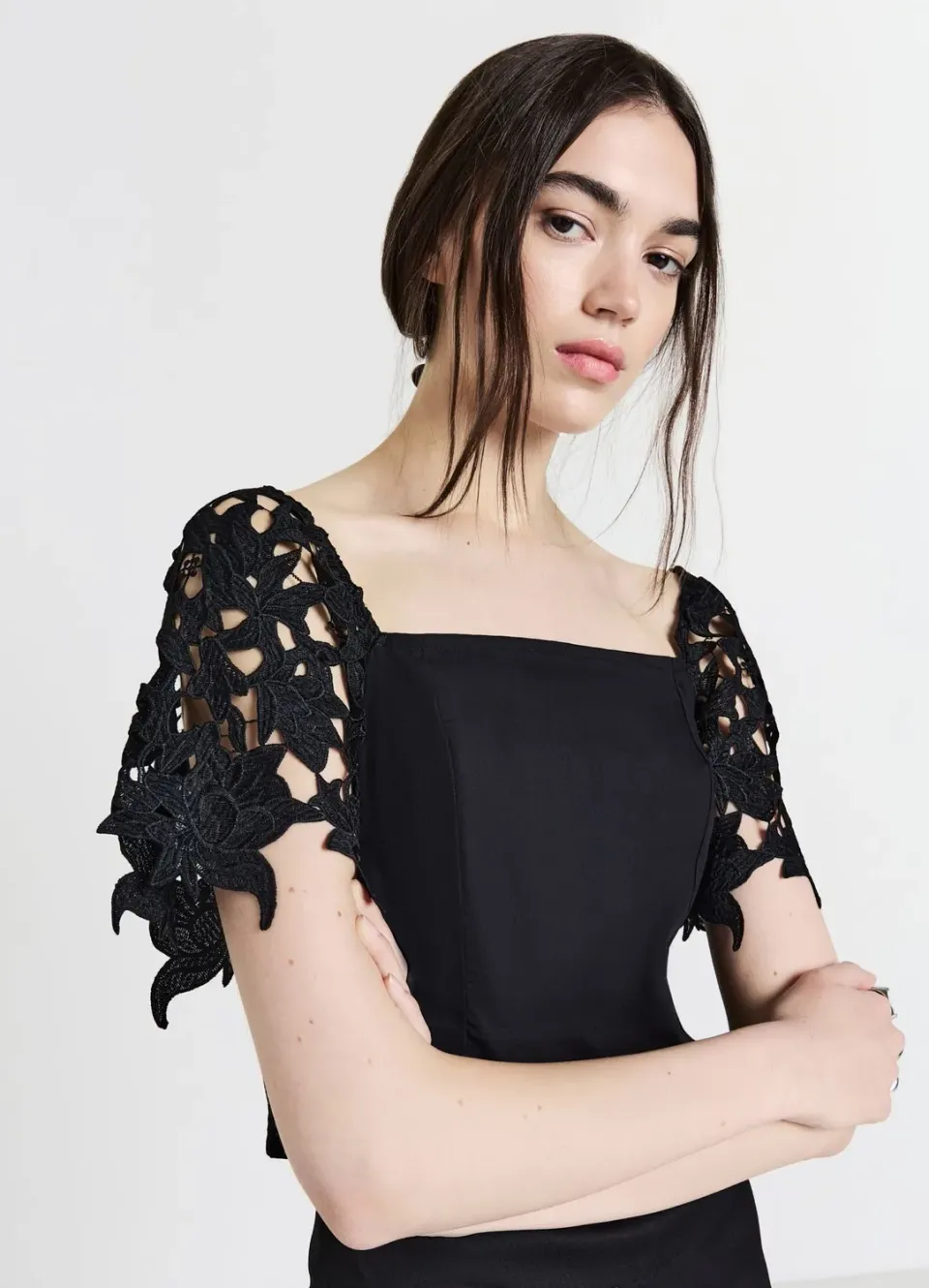 Calliope blouse dentelle femme manches courtes col carré