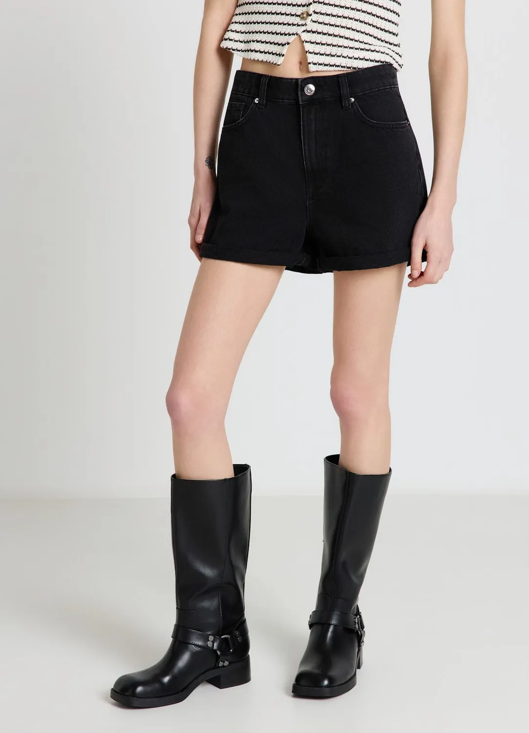 Calliope short denim femme mom fit revers