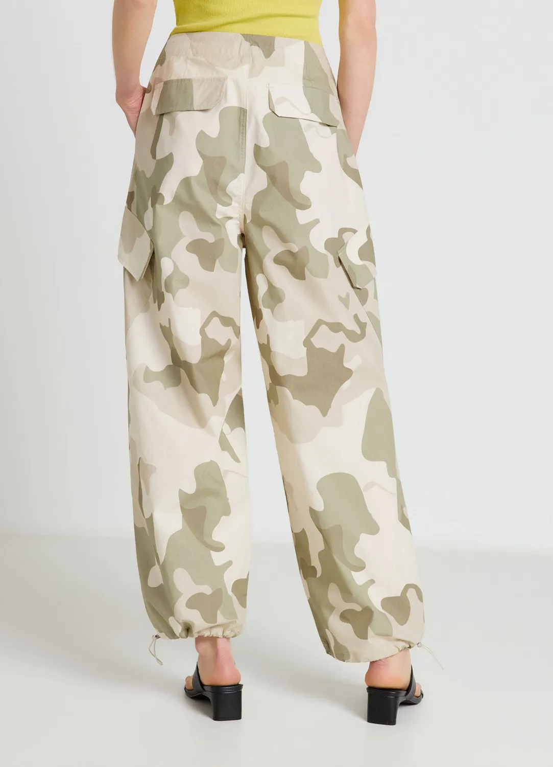 Calliope pantalon cargo camouflage femme coulisse