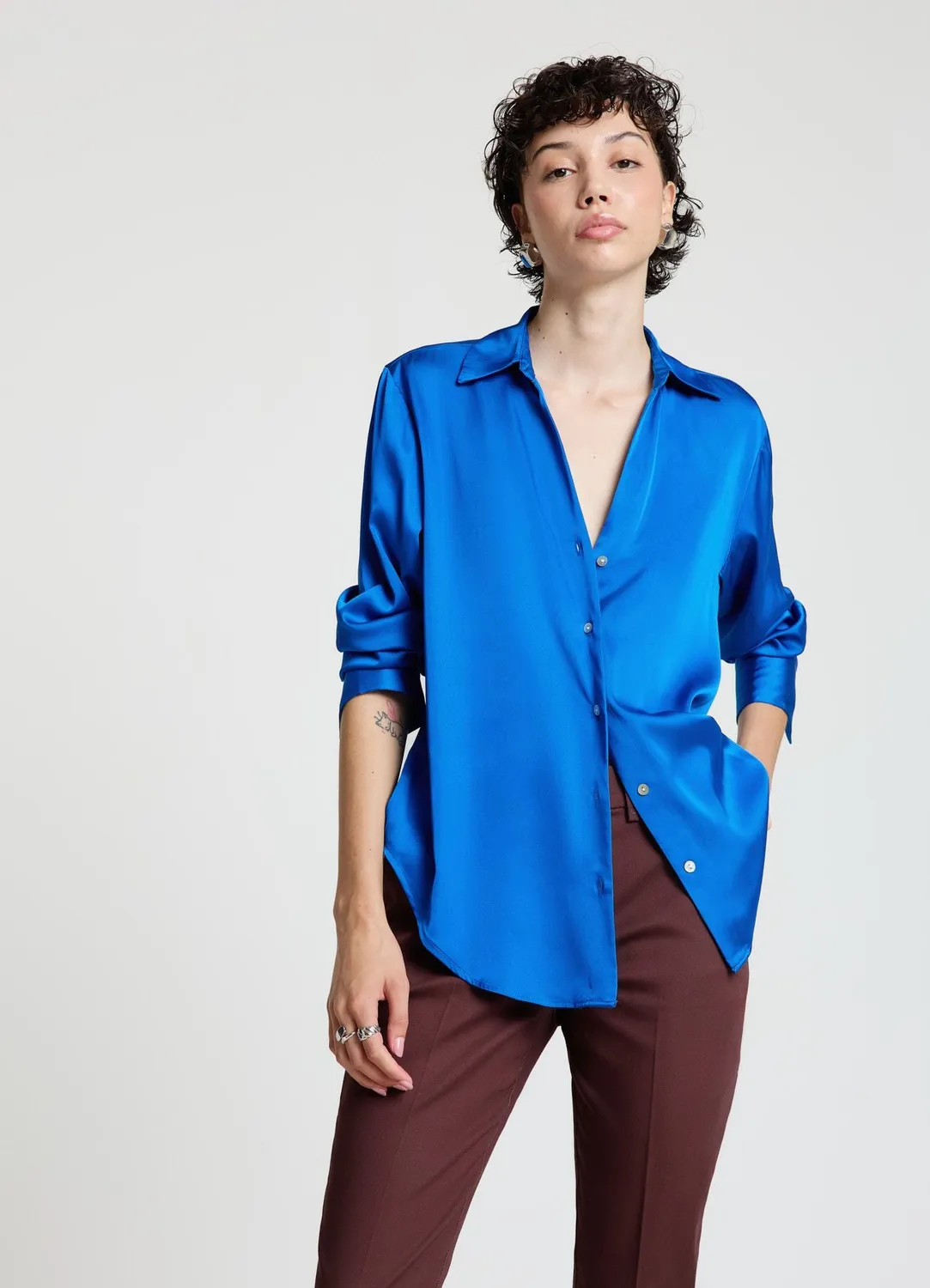 Calliope chemise femme satinée col V
