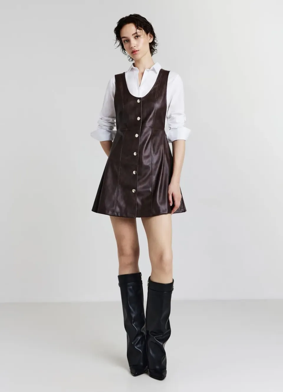 Calliope robe chasuble similpelle mini boutonnée