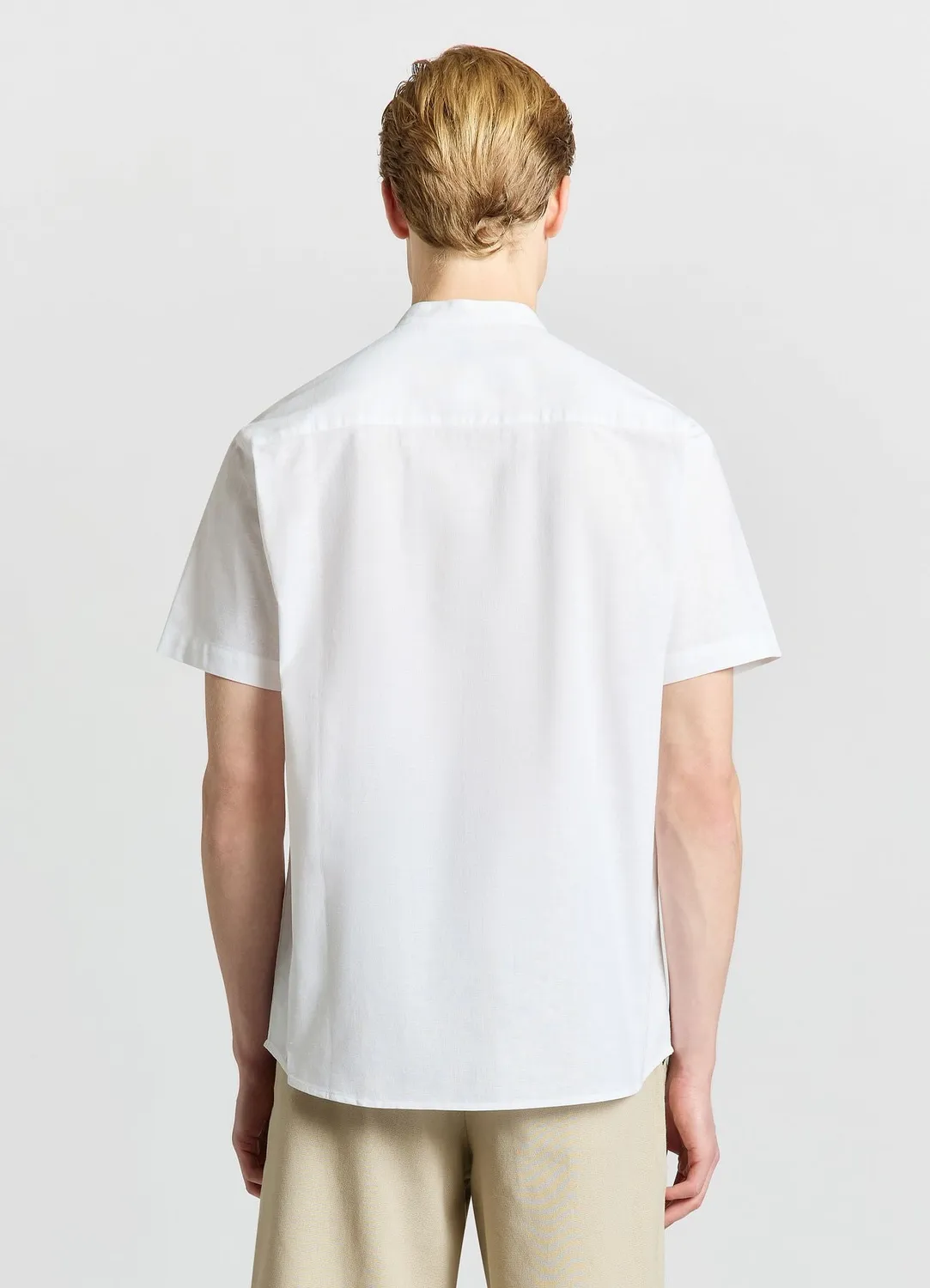 Calliope chemise homme col coréen manches courtes