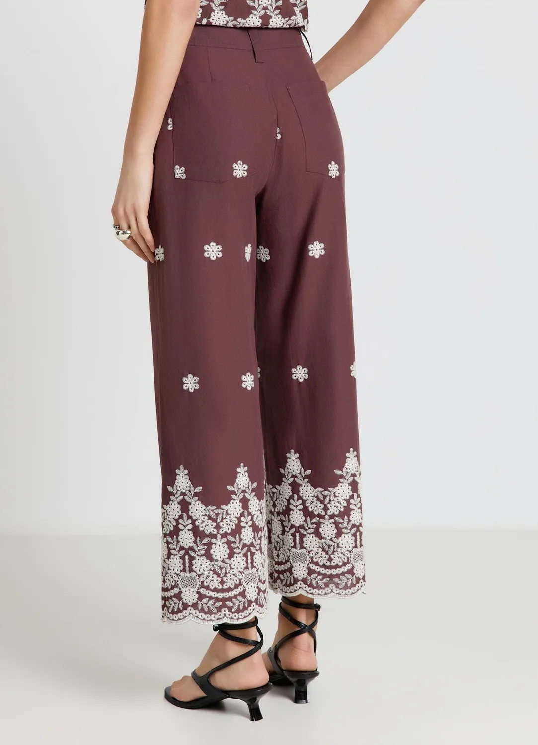 Calliope Pantalon Culotte Brodé Femme Floral