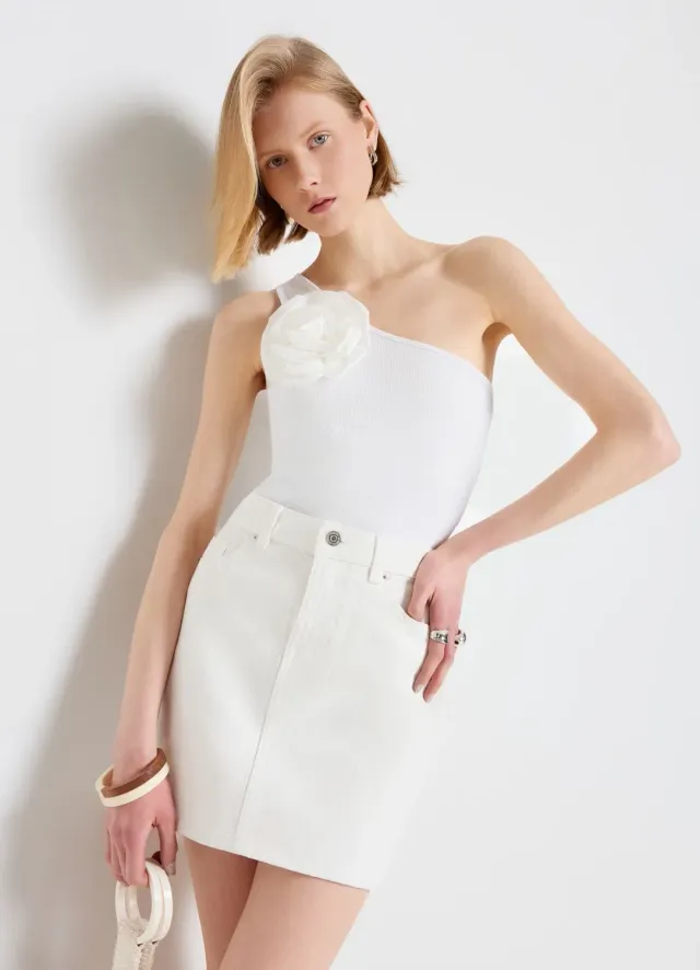 Calliope top une épaule fleur femme ajusté