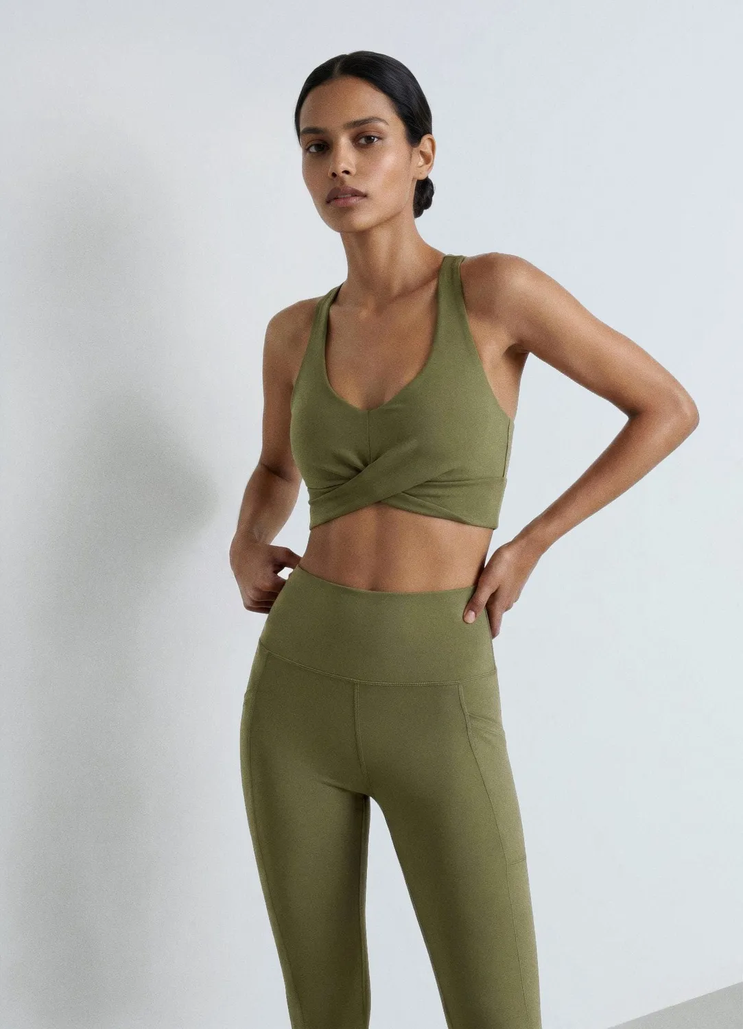 Calliope brassiere sport femme col V maintien léger