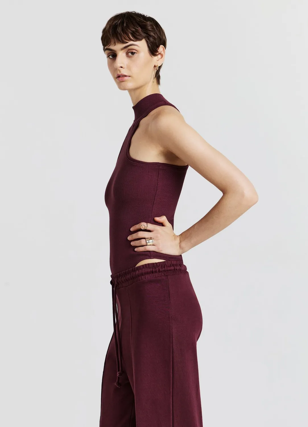 Calliope Body épaules dénudées col montant femme ajusté