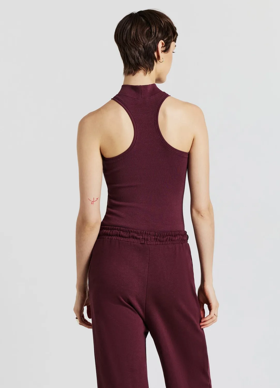 Calliope Body épaules dénudées col montant femme ajusté