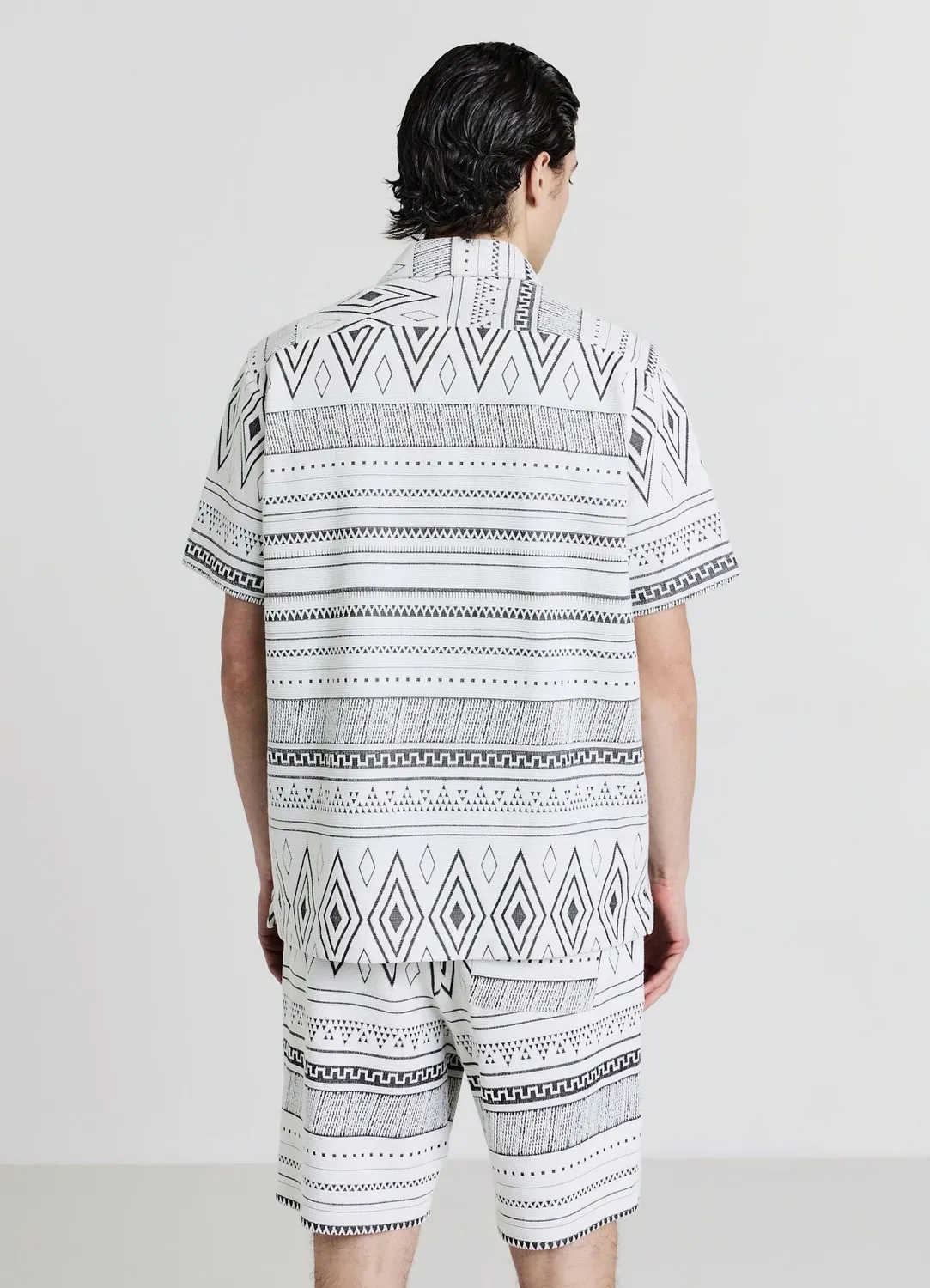 Calliope short sport homme motif ethnique