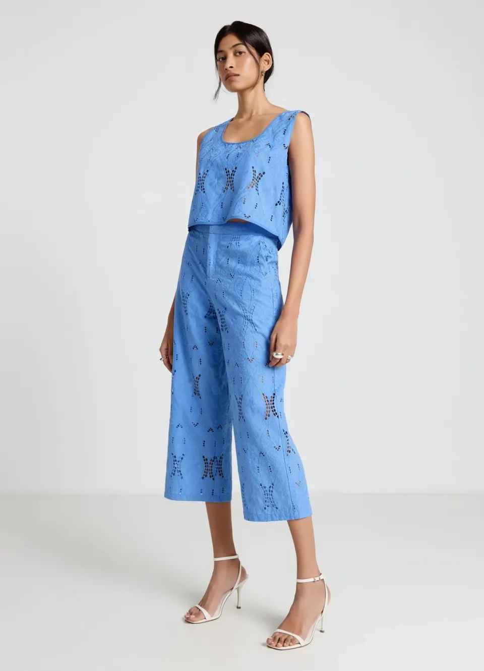 Calliope top sangallo femme ajouré col rond