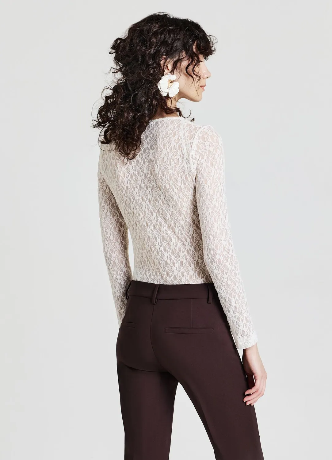 Calliope body dentelle col V manches longues