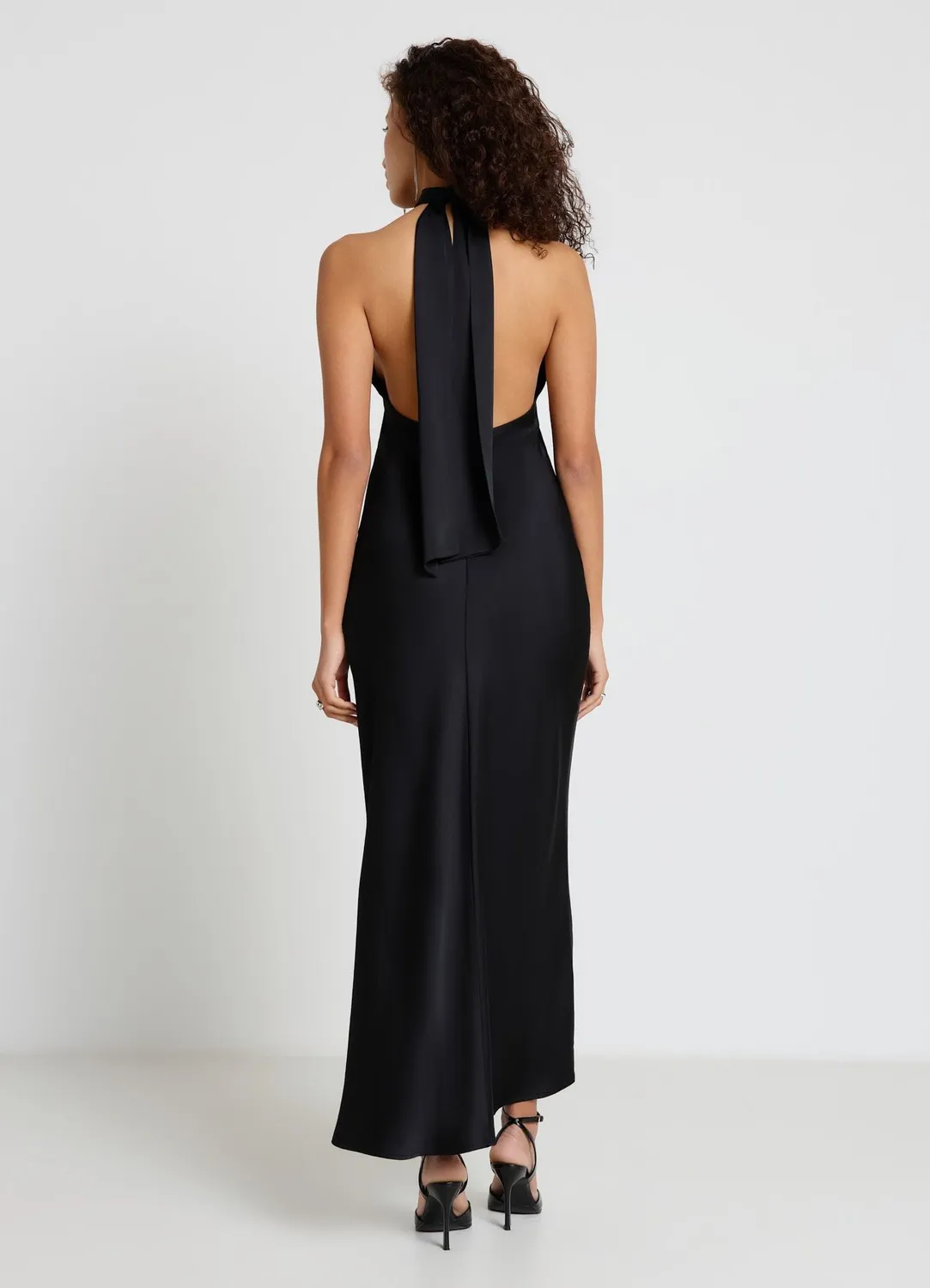 Calliope robe longue satinée femme dos nu nœud