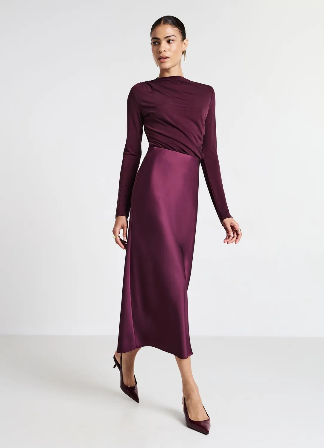 Calliope jupe midi femme satinée coupe droite