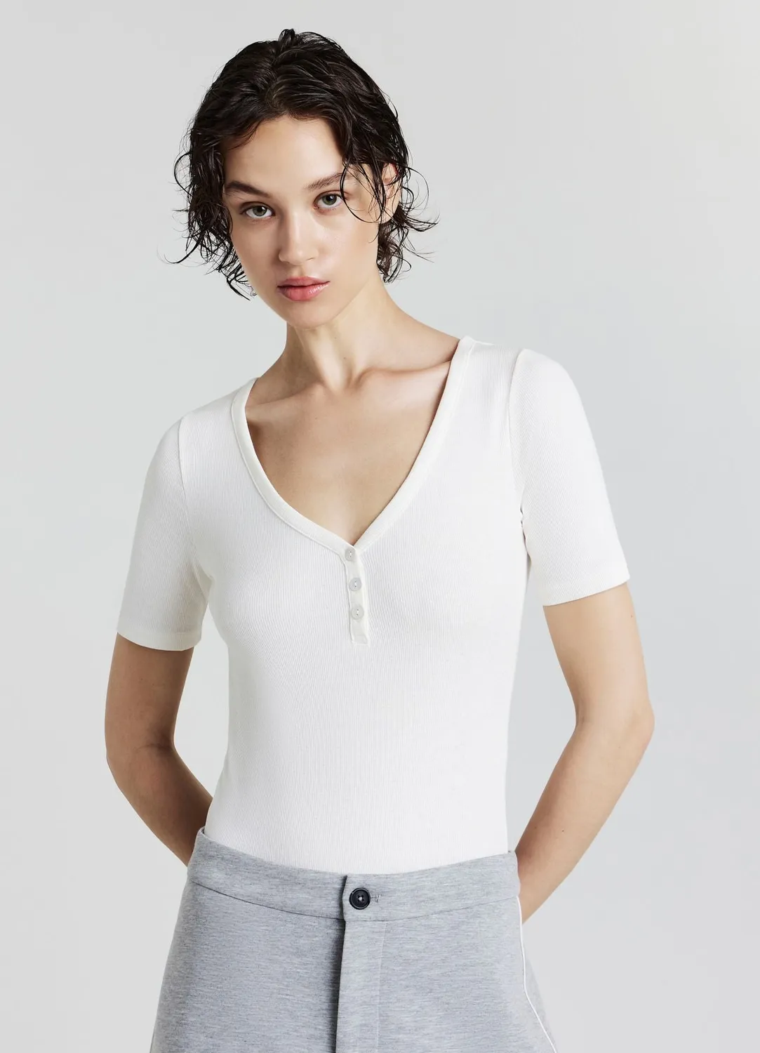 Calliope body col V femme boutons manches courtes