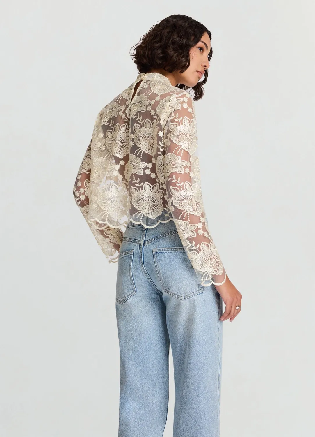 Calliope blouse dentelle femme paillettes florale
