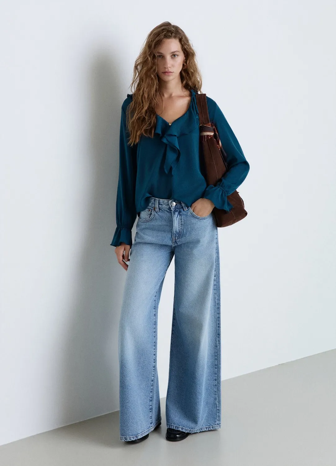 Calliope blouse volants femme satinée col V
