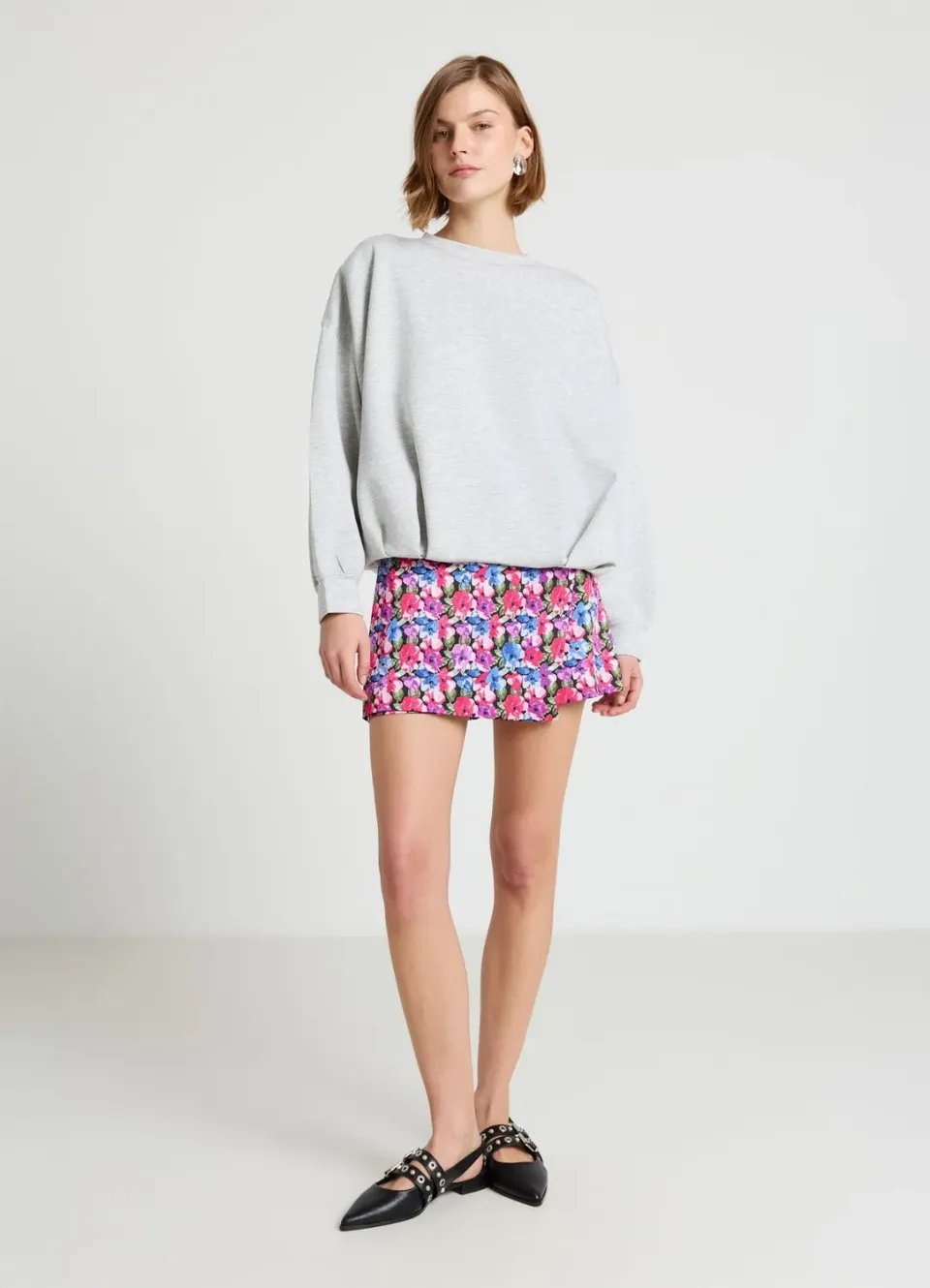 Calliope jupe-short satinée fleurs soir pan croisé